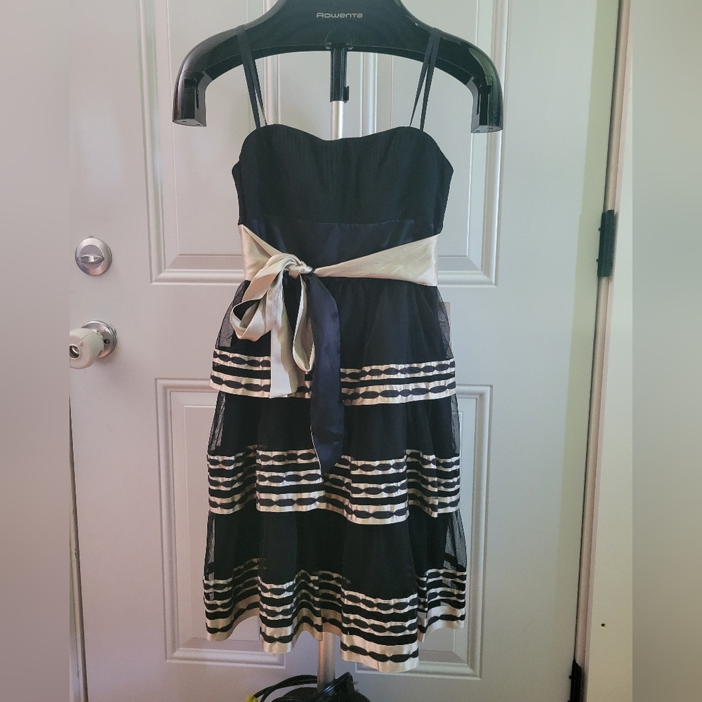 BCBGMAXAZRIA dress NWT size 0
